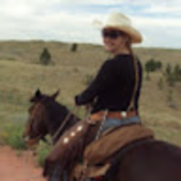 Meet your Posher, Katie - Picture 1 of 1